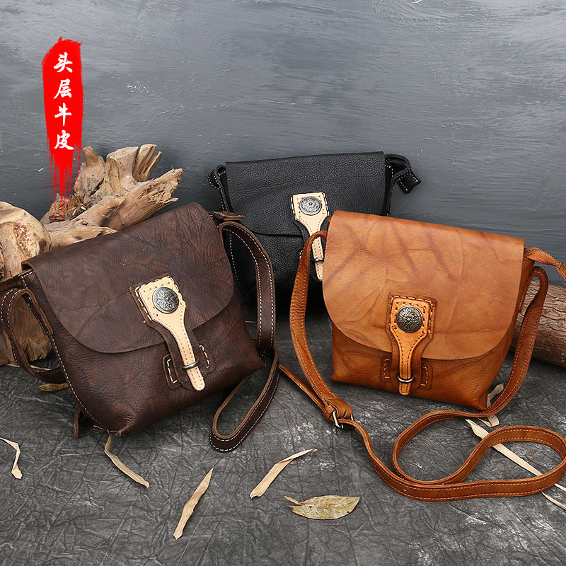 Li Ji | Original handmade genuine leather | Vintage original leather embossed ボス first layer cowhide small bag No. 0950 