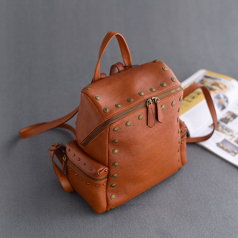 Li Ji | Original handmade genuine leather | First-layer cowhide leather rub-color rivet backpack No. 181077 