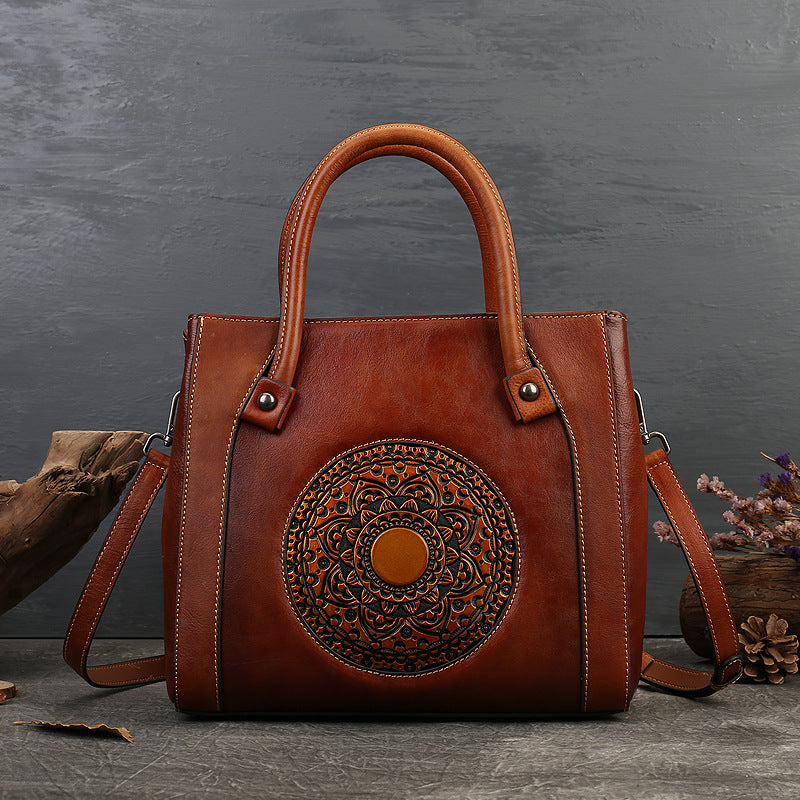 Li Ji | Original handmade leather | Retro totem バッmulti-compartment トート tote bag No. 3299 