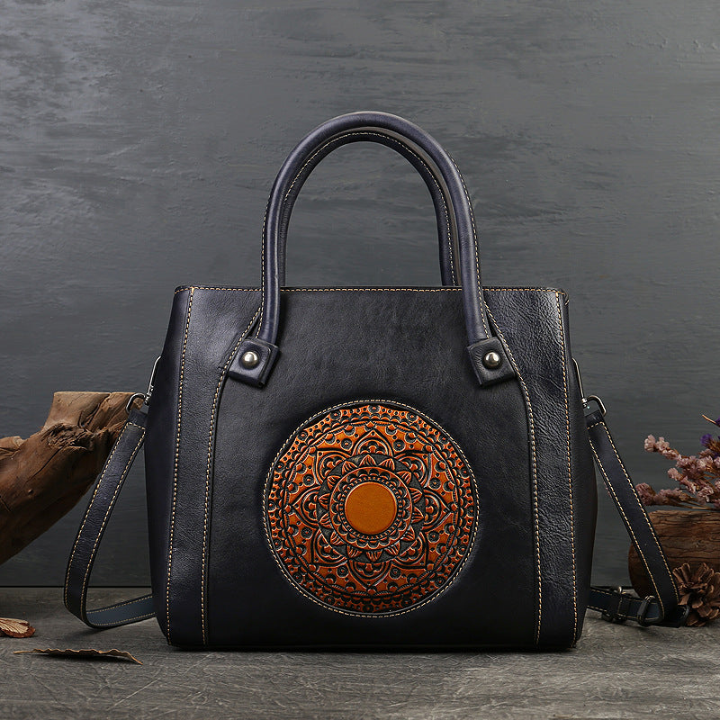 Li Ji | Original handmade leather | Retro totem バッmulti-compartment トート tote bag No. 3299 