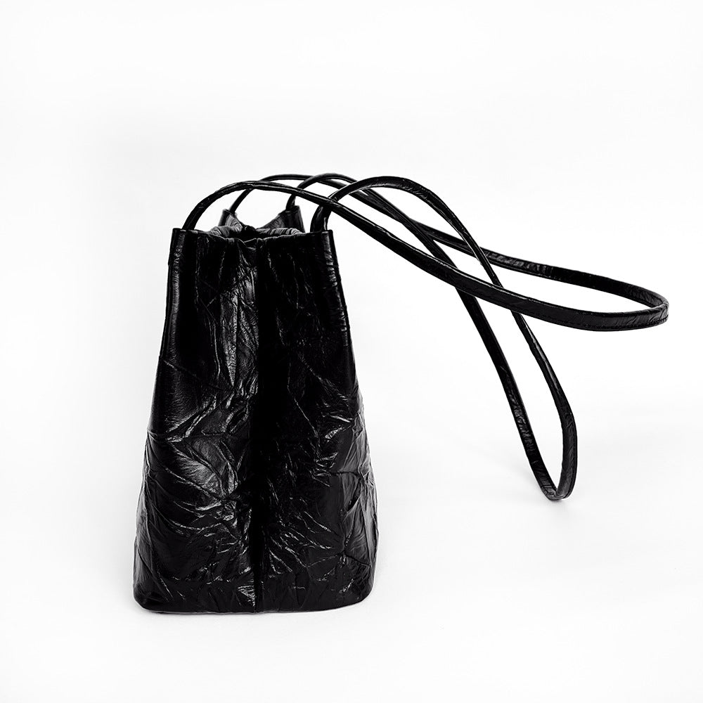 Li Ji | Original handmade genuine leather | First-layer hand-scratch pattern lightweight casual black shopping bag No. 528 