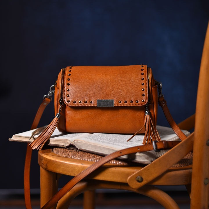 Li Ji | Original handmade genuine leather | Double shoulder strap ベル hand-rubbed ラ tassel armpit bag No. E2021 