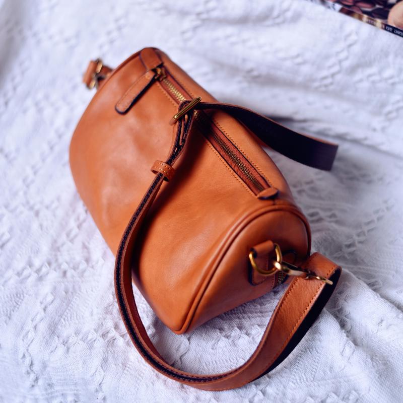 Li Ji | Original handmade genuine leather | Summer saddle bag with loose shoulder strap No. F1223 