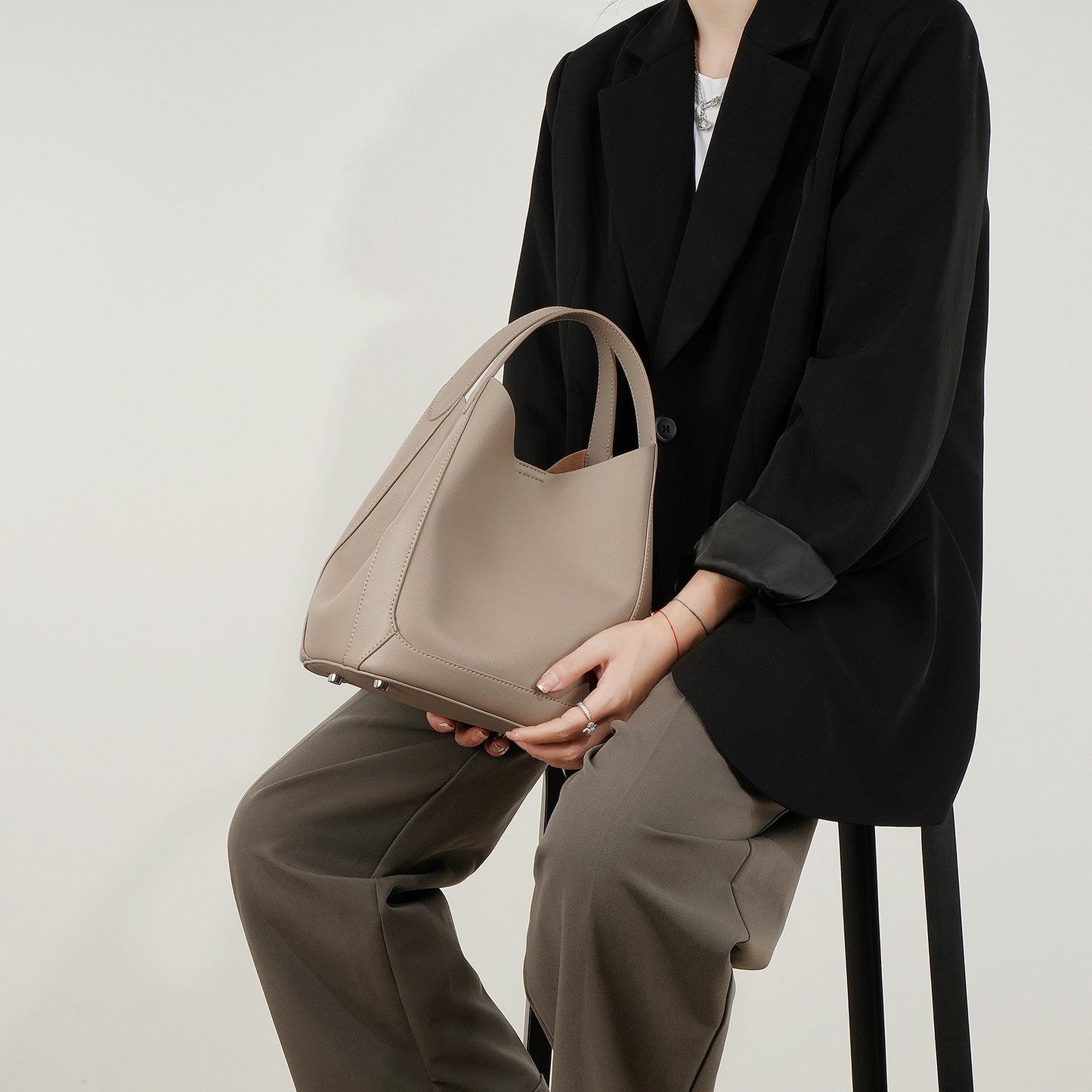 Li Ji | Original handmade genuine leather | Two-layer cow leather, high-end style and simple vegetable basket bag No. F8207 