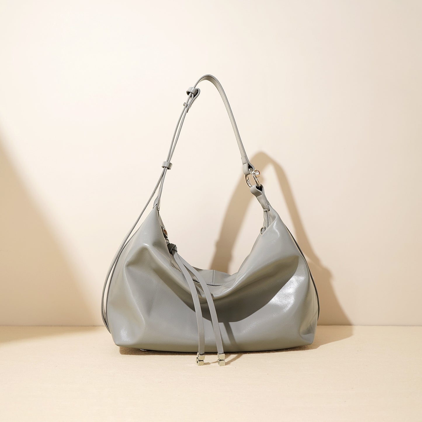 Li Ji | Original handmade genuine leather | Simple, classic and soft dumpling bag No. F9839 