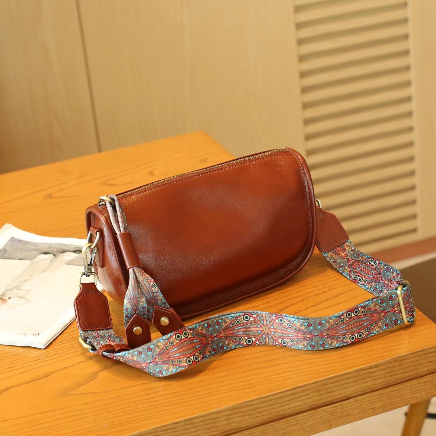 Li Ji | Original handmade genuine leather | Vegetable tanned cowhide vintage wide shoulder strap ンテ pillow bag No. H9245 