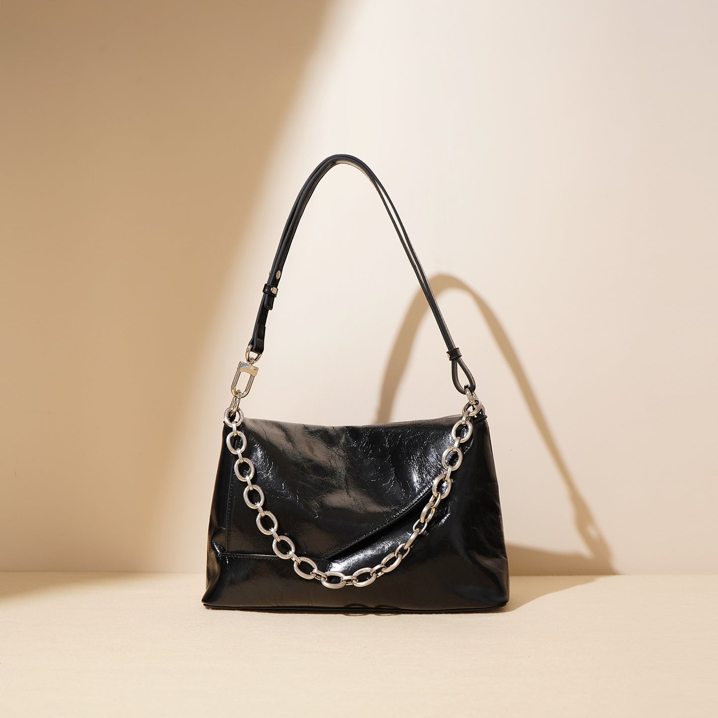 Li Ji | Original handmade leather | Simple chain square crossbody bag x9207