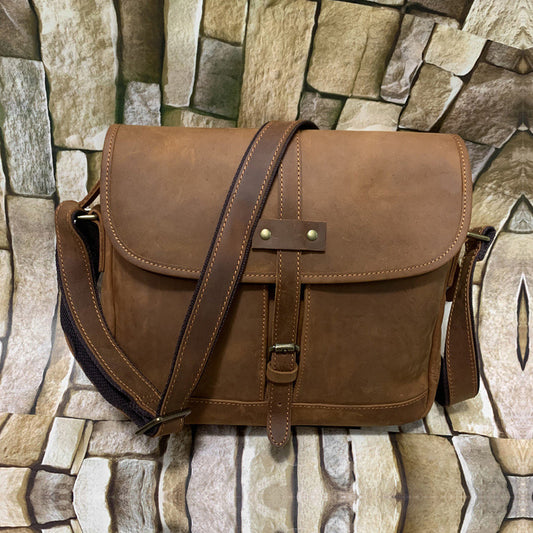 Li Ji | Original leather handmade | European style messenger bag No. 9139 