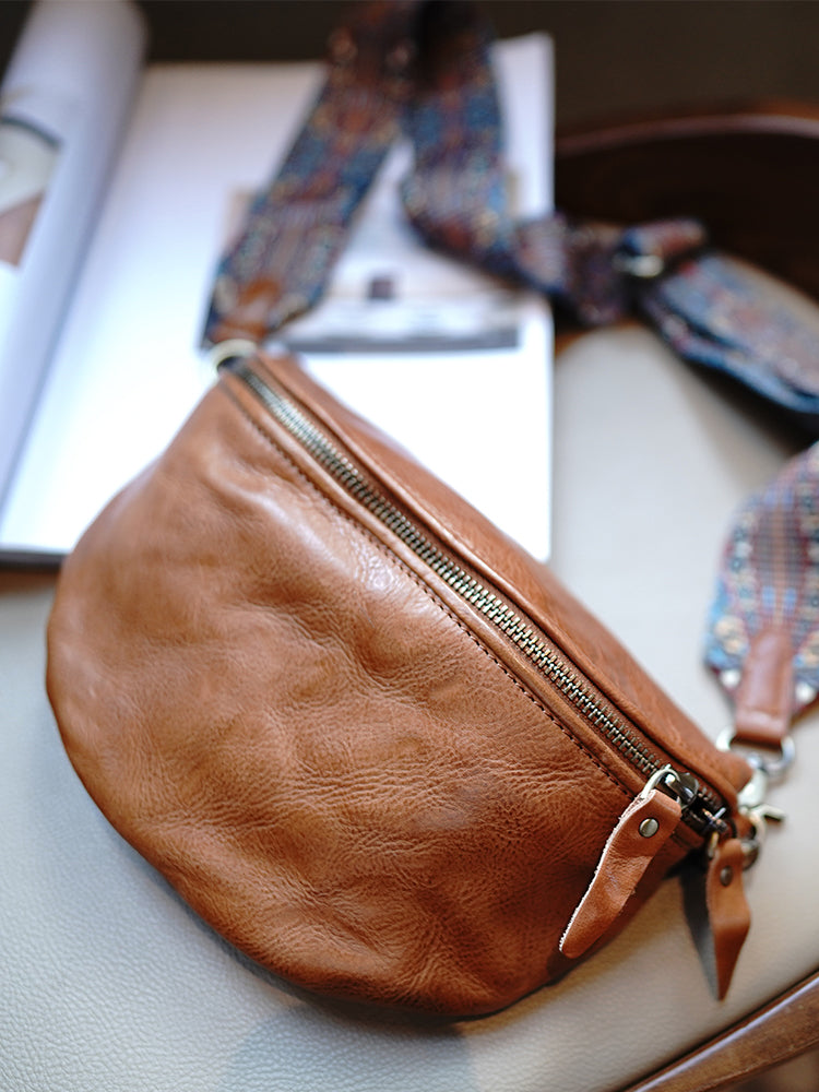 Li Ji | Original handmade leather | Washed wrinkled folk custom wide shoulder strap half yen saddle bag M1906 