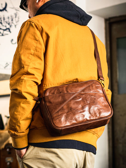 Li Ji | Original handmade leather | Japanese commuter vegetable tanned cowhide crossbody bag D70248