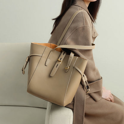 Lee Kee Leather | Two-layer cowhide wing-shaped bucket bag No. 5731