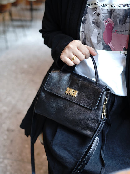 Li Ji | Original handmade | Soft cowhide simple open pocket lock square shoulder bag No. M4152