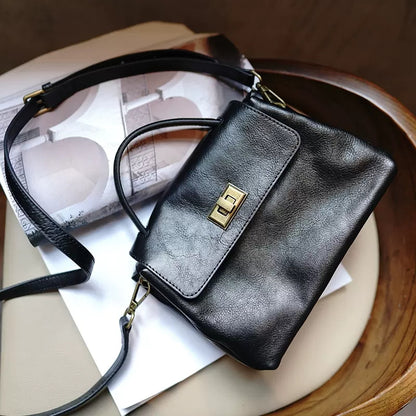 Li Ji | Original handmade | Soft cowhide simple open pocket lock square shoulder bag No. M4152