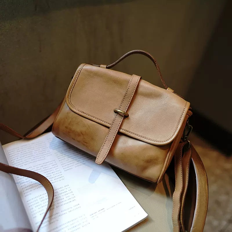 Li Ji | Handmade genuine leather | 帯 decorated り人気のelements horizontally long square messenger bag No. M1055 